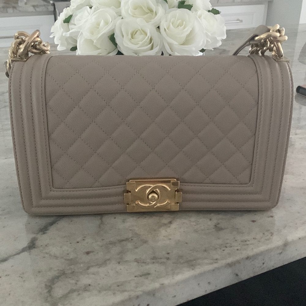 Chanel Boy Bag Medium caviar quilted dark beige Series 17.